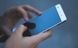 Mikroplarla dolu… Cep telefonları nasıl ve ne sıklıkla temizlenmeli?