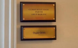 Özel’in Meclis’teki makamında unvanı değişti