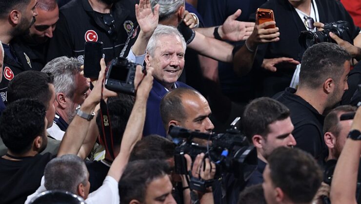 Aziz Yıldırım yeniden Fenerbahçe Başkanı seçildi